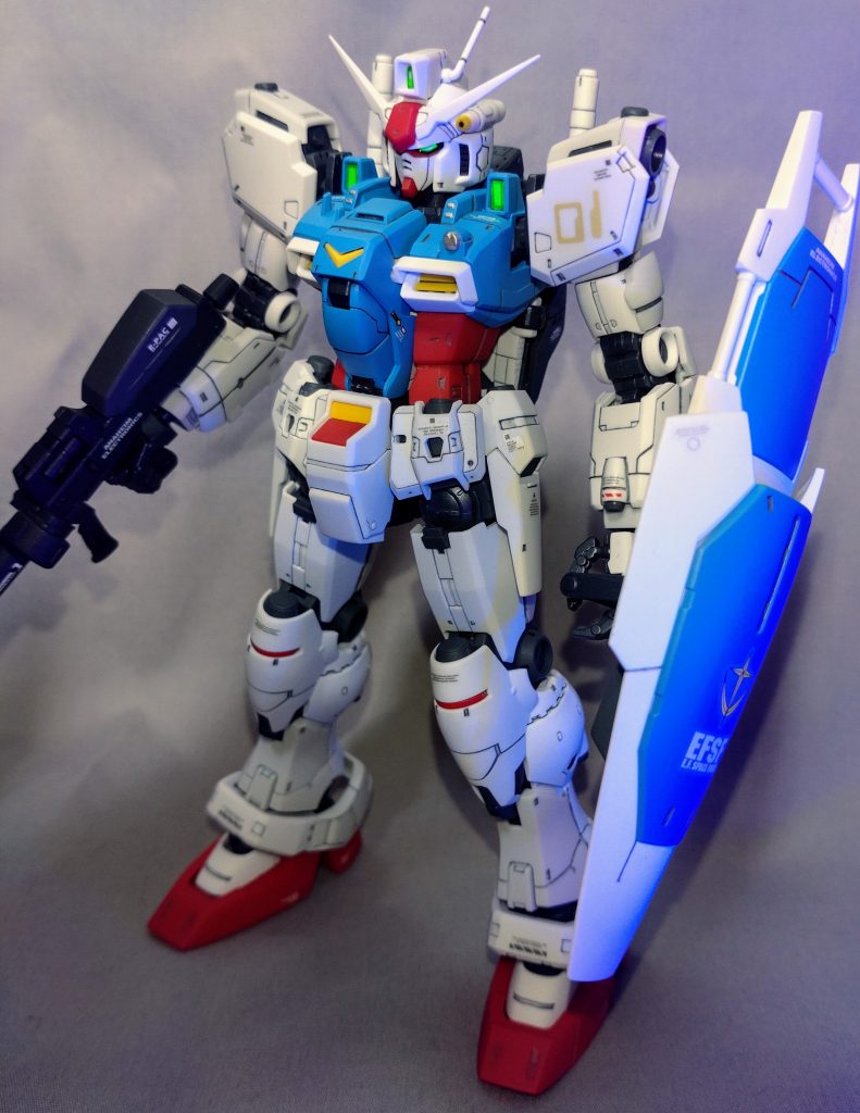 ブラックライトあててセンサー類が光ってる感を出してみました