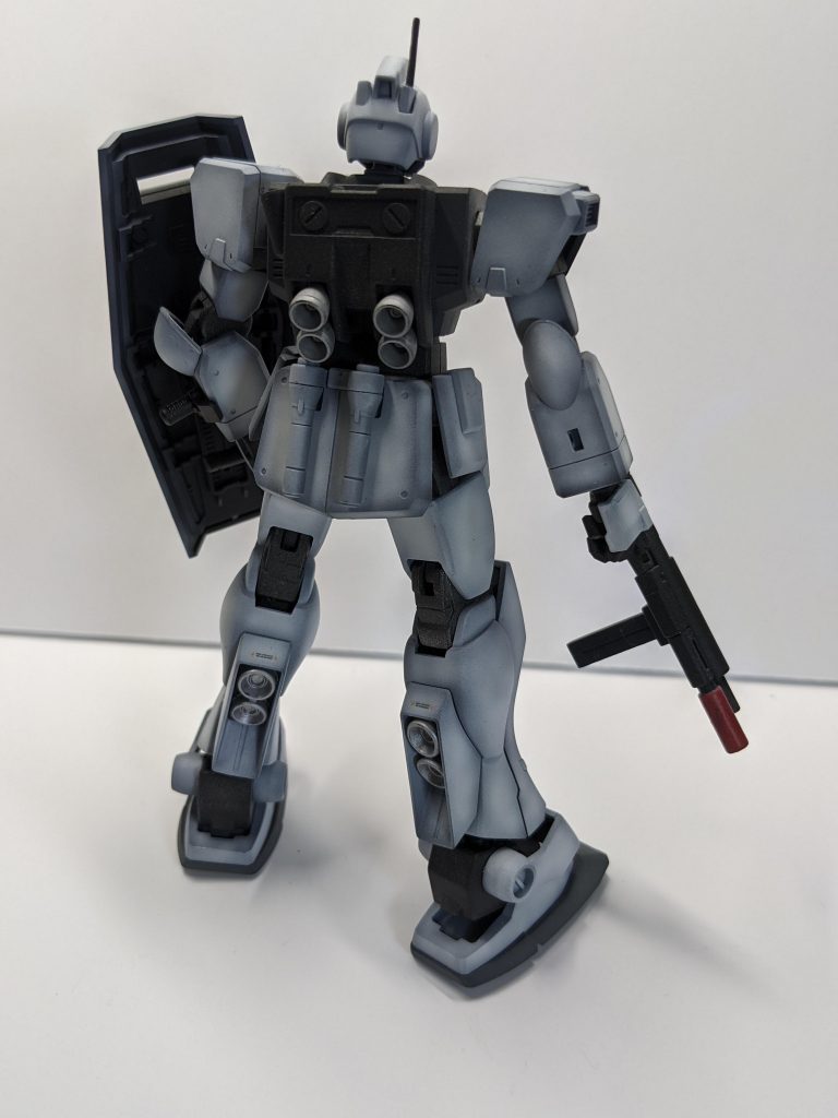 隊長機と言うことで脚部にスラスターを増加（ジム・スナイパーⅡの物に取り替え）