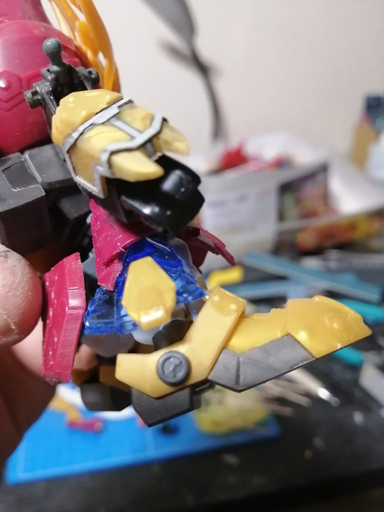 脚のパーツは太史慈デュエルのパーツを使っています。曹操の演者がダブルエックスなのでボリュームのある脚を使いたかったからです。