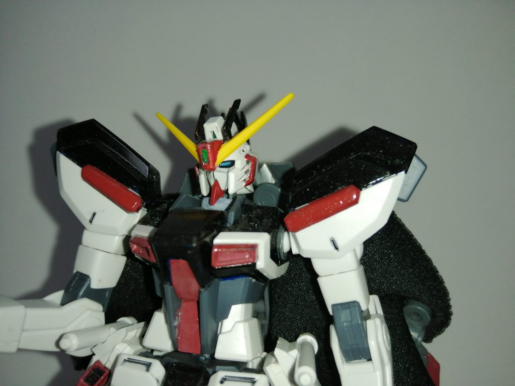 頭部はフリーダムとイージスのミキシング