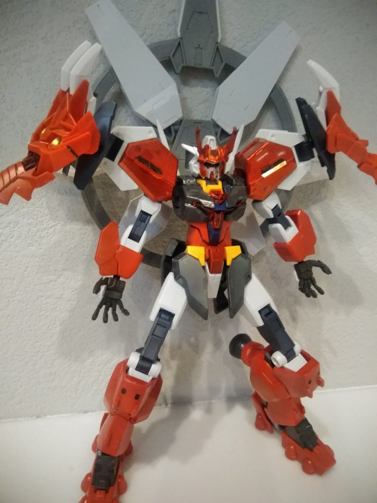 背中に輪ならムーンガンダムポーズしたくなる!