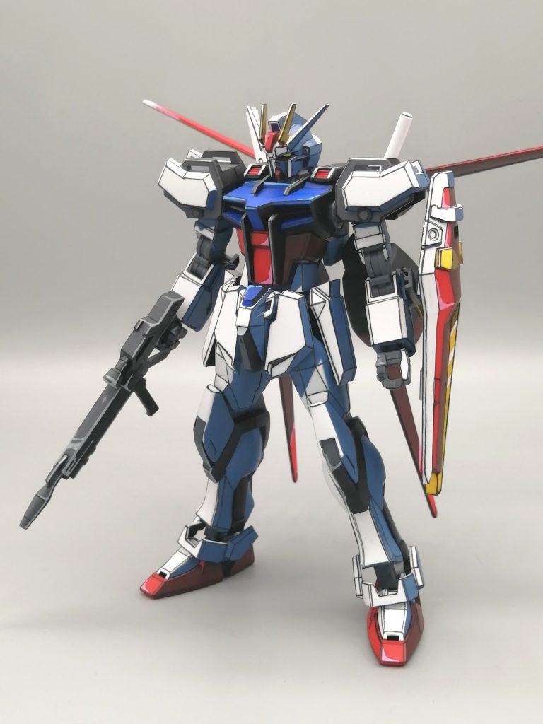 輪郭線はマッキーとプロッキーを使用しましたが、乾きが遅い点が注意ですが私はプロッキーの方が細い線を描きやすく多用しました。