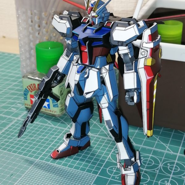 完成品 EG ストライクガンダム 改修済み イラスト風模型 アニメ
