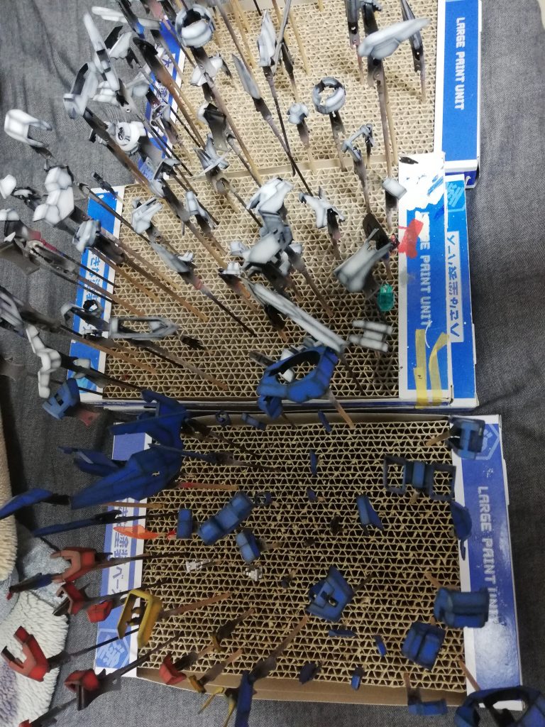 ルビーレッド塗装前ガッツリグラデーションかけてますグラデーション塗装がこんなに大変だと思いませんでした…後半集中力が切れて雑に…