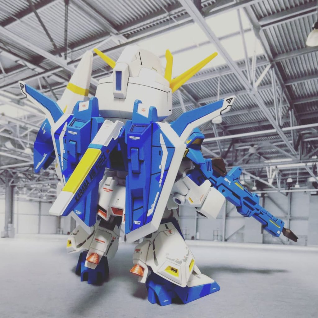 前に作ったクロスシルエットがとてもカッコ良かったので、ゼットコンに向けてZガンダムを作りました。前から興味があったスプリッター迷彩塗装に初挑戦したくて、RG限定カラーに塗ってみました。