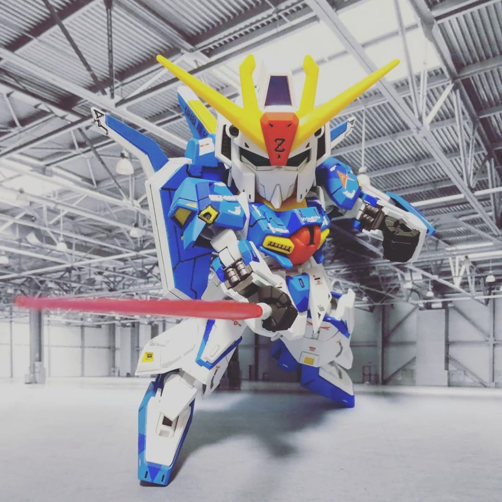 調べたら、このカラーバリエーション自体は20年くらい前からMS in Actionとかでも商品化されてるんですね。マーキングはそちらも参考にしてテールスタビライザーにKARABA Air Forceのデカールを貼りました。ガンダムデカールZ汎用に付いていたものですが、見たときは「一生使う事無いかな…」と思っていたので有効活用出来て良かったです。