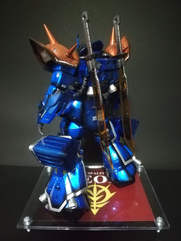 ハンドパーツのみ気に入らなかったので、ビルダーズパーツに変更してます。