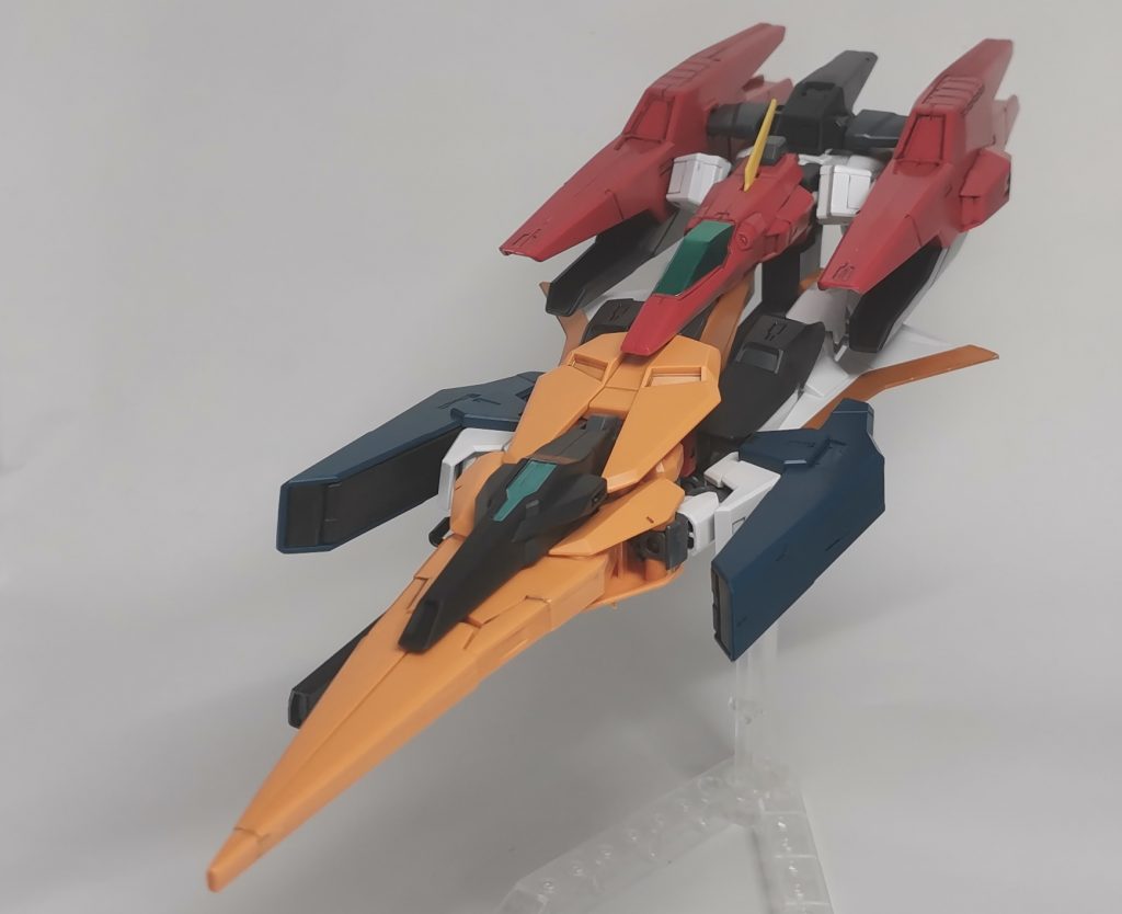 アリオスガンダムGNHW/Mとドッキングした状態でこの状態だとかなり縦に長くなってボリュームアップ