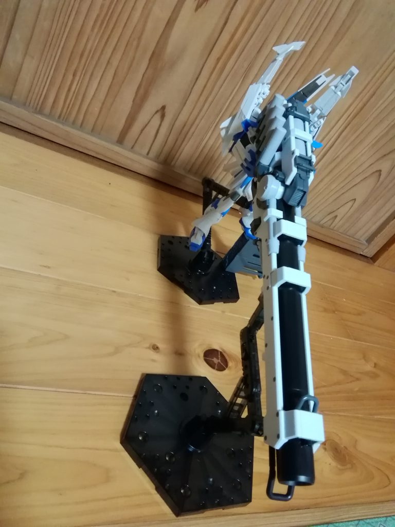 ハイパーメガバズーカランチャー装備–2枚目/制作者：アッキー