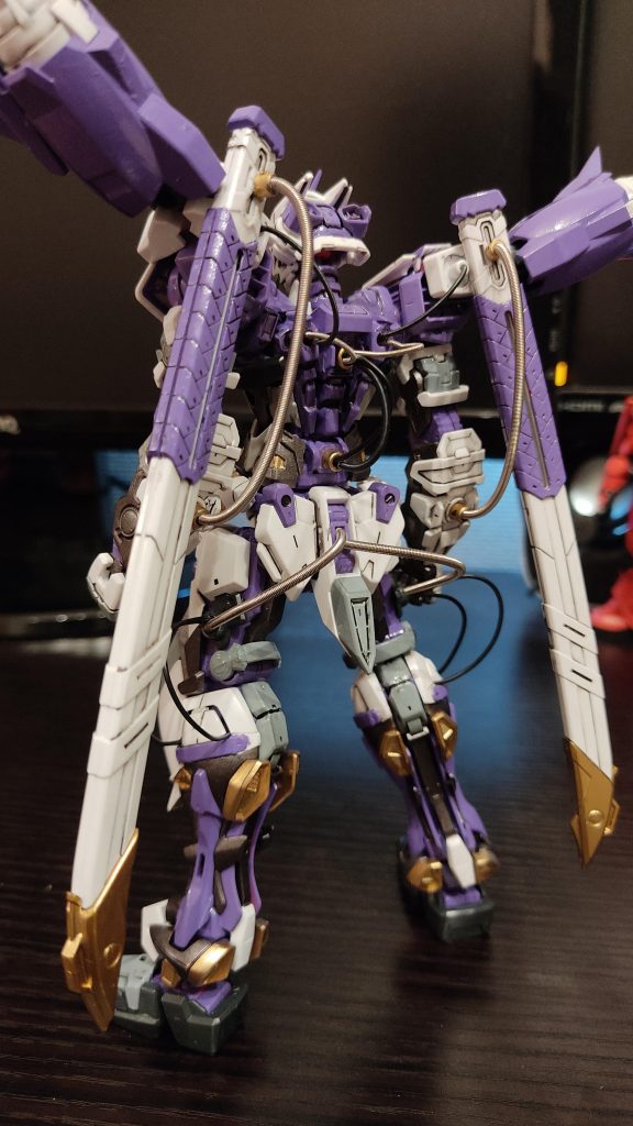 はじめてのパイピング。楽しくてちょっとやりすぎました。先にデカールを貼ったりウェザリングしたりするべきでした。作業がすごくやりにくかったです。パイピングは最後!以上となります。最後までご覧いただきありがとうございました。よければ他の作品も見てやってください。