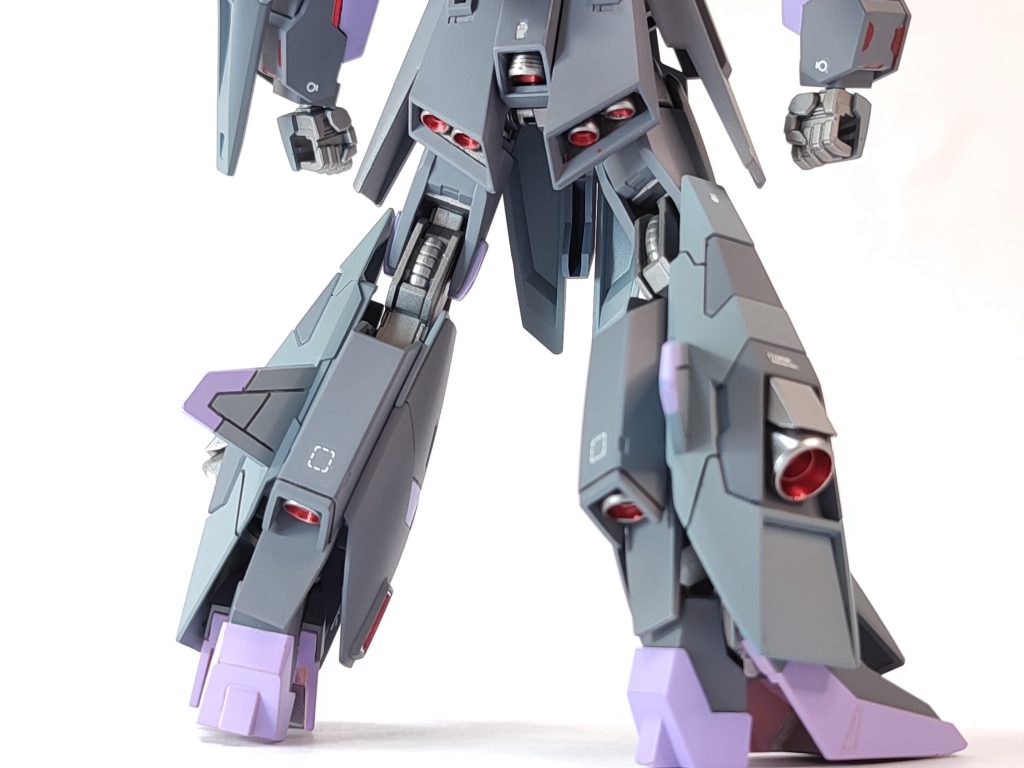 バーニアは内側をロイヤルメタレッドで塗装