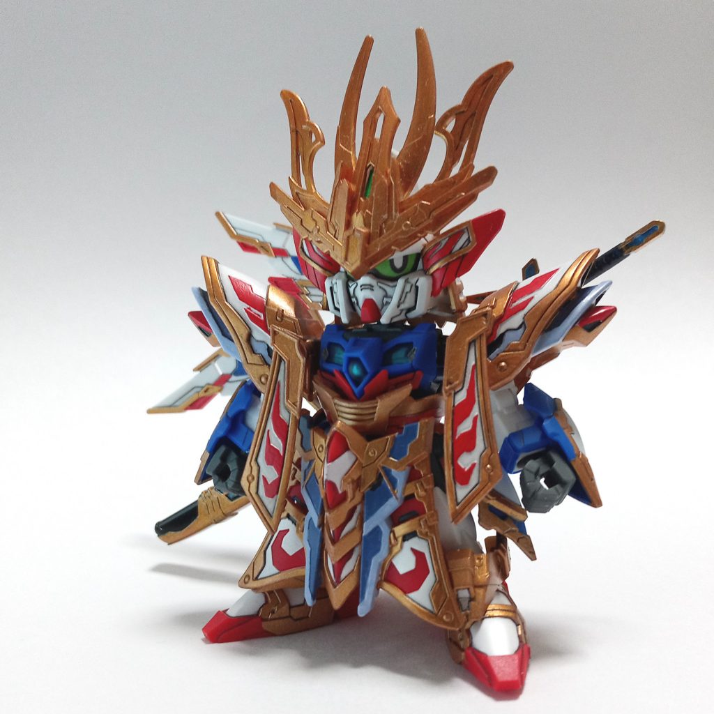 正面塗分けは大変でしたが、その大変さが楽しくなってきました！今回はスミ入れも頑張ってみました。コピックモデラーが使いやすかったです。例のごとく、目は自作です。今回は左向きしか撮ってないかも…