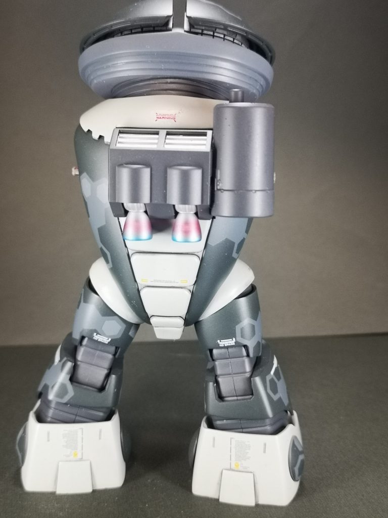 ランドセルにはグフカスタムのシールドガトリングのパーツが余ってたので何となく取り付けてみました(笑)