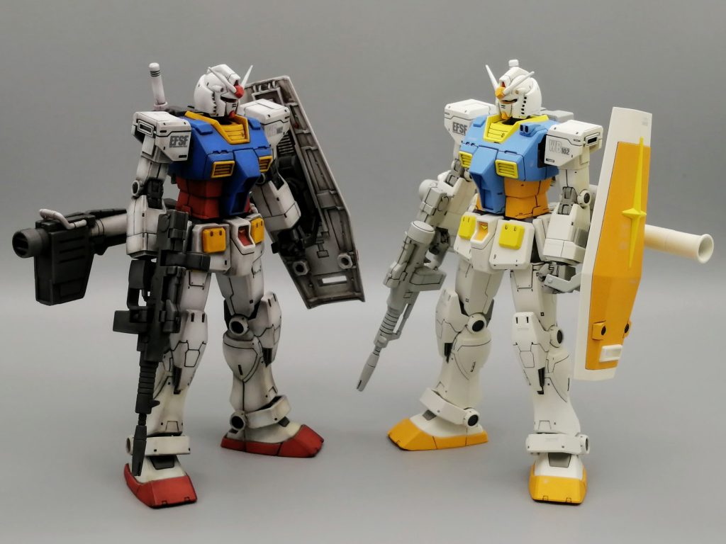 プラモ製作復帰第一作のオリジンガンダム(左)とのツーショット。