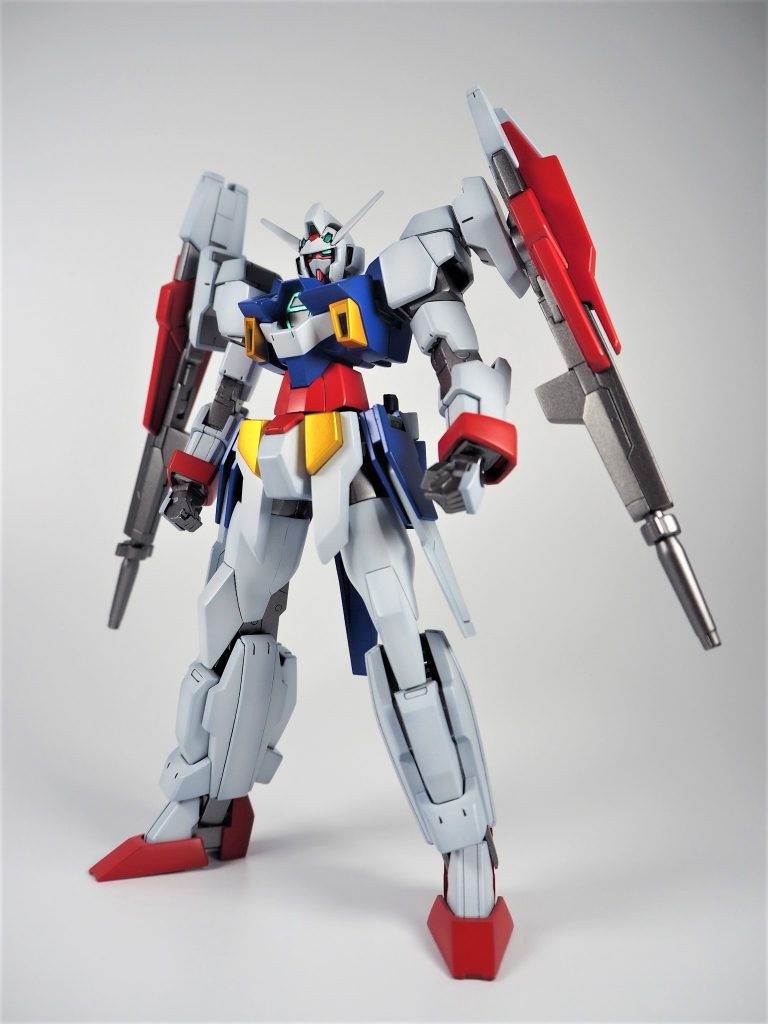 フロント握り拳が標準装備なのはいいキットの証可動域も広く合わせ目も少ない、本体に関しては文句なしの良キット