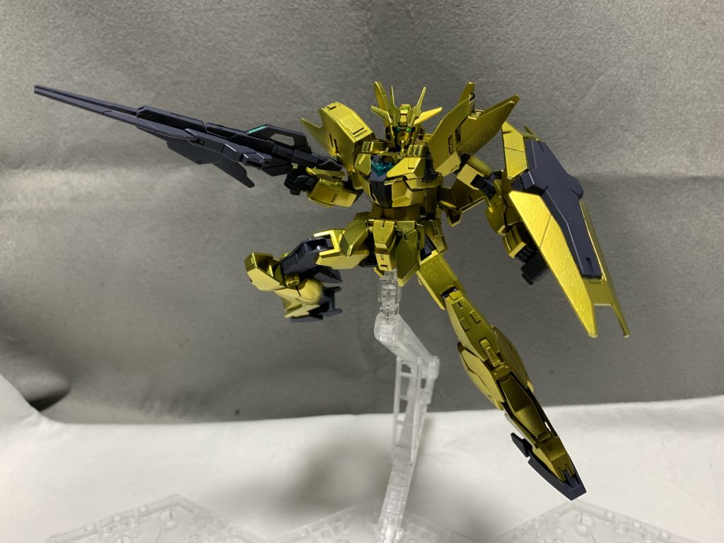 ドッキング・ゴー!アースアーマーとコアガンダムはゴッドハンドの神ヤスで1万番まで磨きガイアカラーのスターブライトブラスで塗装、仕上げに光沢クリアーを吹いてます。控えめにプラ板でディティールアップも施してます。