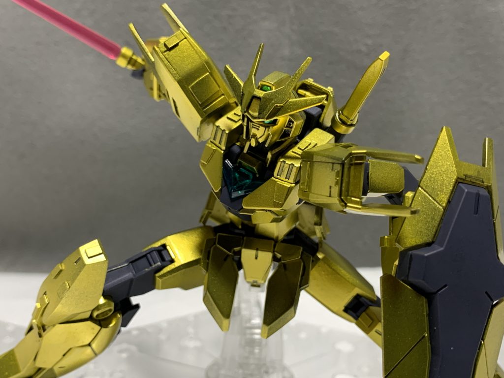 左下から右上へ逆袈裟斬りRX78がグフの腕を切り落とすシーンをイメージしました。