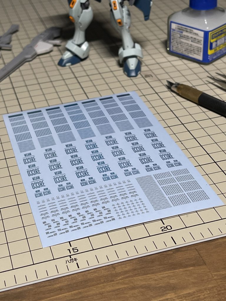 今回も自作デカール使用です。