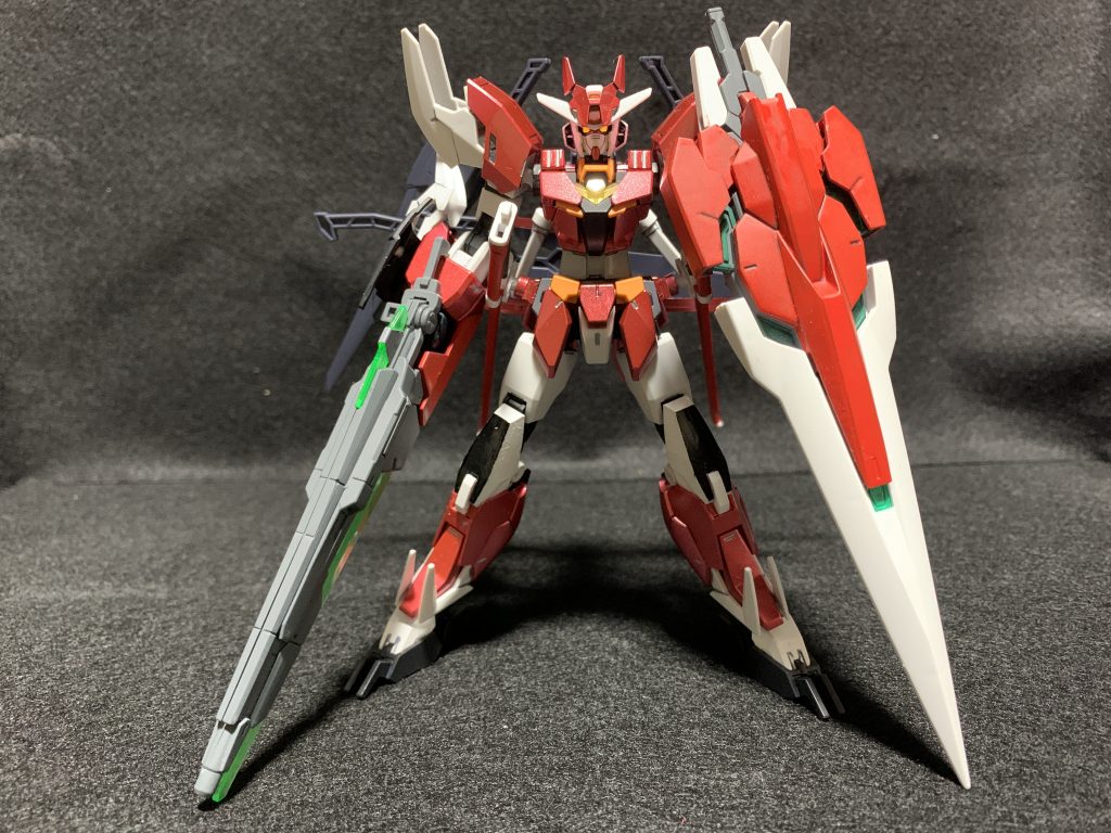 刀剣収集まず思いついたのが旧HGのソードインパルスガンダムのエクスカリバーレーザー対艦刀を腰に取り付けました。対艦刀だけだとなんか物足りない…と感じてジャンクパーツをガサガサと探してみると見つけました!数年前に作ったダブルオーガンダムセブンソードGの『GNソードⅡブラスター』『GNバスターソードⅡ』。偶然にも赤く塗ってました!マーズアーマーはクレオスのメタルレッドで塗装後、光沢クリアーを吹いてます。ひざの黒い塗装はとある方の作例をマネてます。メタリック塗装いいですね~※旧HGのソードインパルスは時期が悪くどこにも売ってなく探すのに苦労しました。