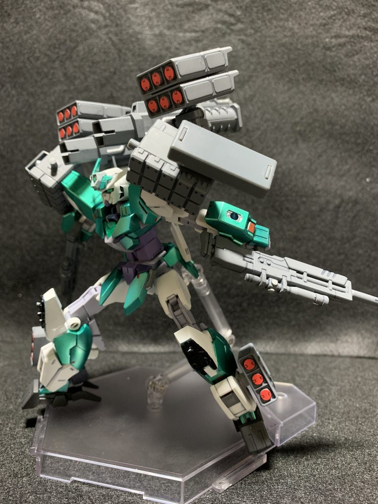 アクロバティックサーカス！動きが激しくなるため脚部のキャタピラは外してます。