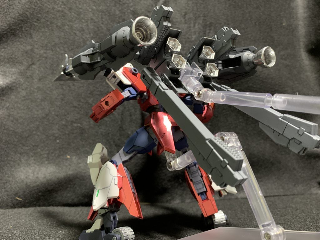 ドリルとブースターを連結、推進力を一点に集中させて突撃!