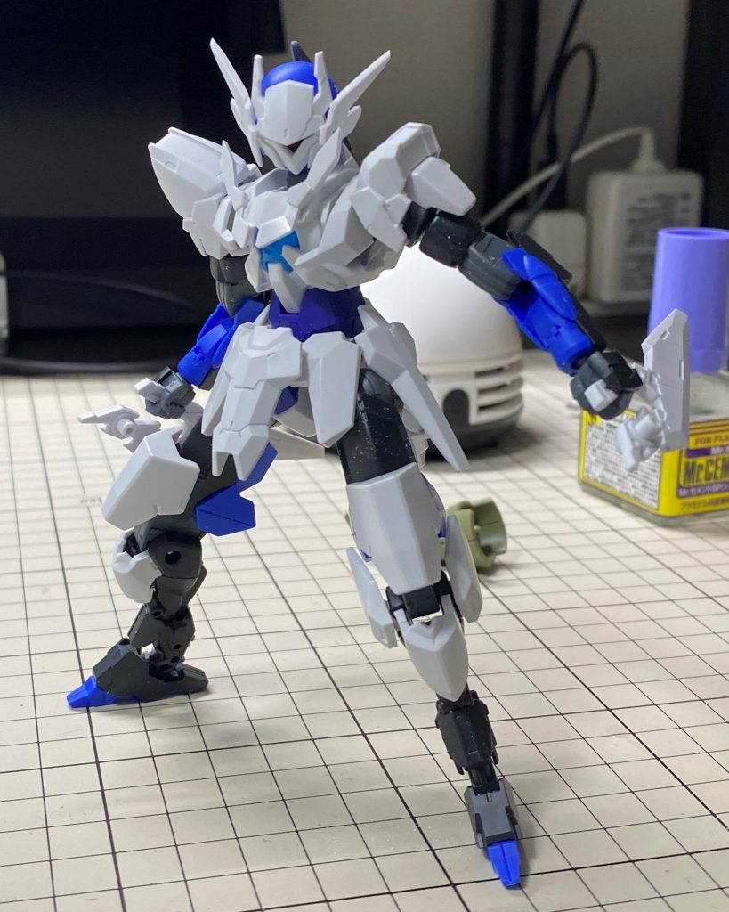 上手くスピナティオ(忍者)とトランジェントガンダムの余ったパーツをちりばめたミキシングが出来たかと思います。