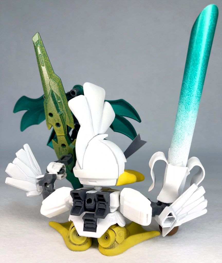 バックショットプラ板とパテで作ったトサカ部分がかなり良い感じです!腕、そこから生やした羽は...アニマギアになります