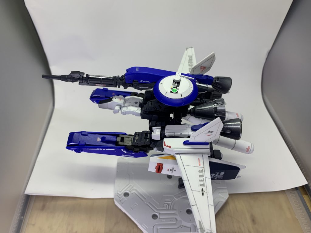 翼のデカールは自作。