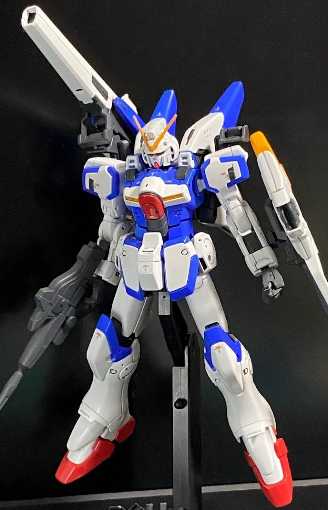 改修はアンテナシャープ化、フレームディティール、穴モールド追加、腹部・脚部の簡易延長、肩関節のスイング廃止などあと、近所の模型店にビルダーズHDのSサイズ角ハンドが売っていたのでそれと交換しました。今回、塗装は所謂”センチネル塗り”で全塗装しましたが、もう少し明度を上げても良かったなと反省。カラーレシピは以下の通り([C]クレオス、[G]ガイアカラー)白：[C]GXクールホワイト関節・メカ部：[G]メカサフスーパーヘヴィ黄：[G]橙黄色＋[C]GXクールホワイト少量＋[G]蛍光オレンジ極少量赤：[C]GXハーマンレッド＋[C]GXクールホワイト少量＋[G]蛍光ピンク極少量青：[C]コバルトブルー＋[C]GXクールホワイト少量＋[G]蛍光ピンク極少量