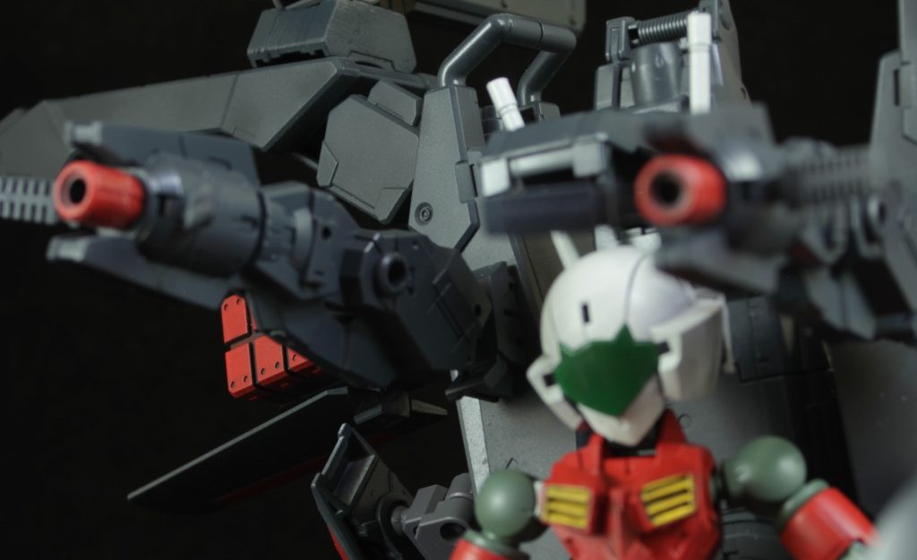 肩部ビームキャノン　よくブースターと間違えられる