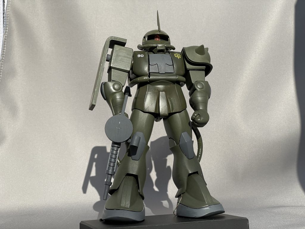 やはり武器は箱絵そのもののマシンガンでしょう．