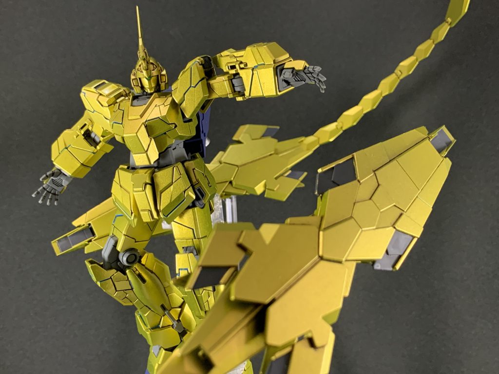 両手分の平手と、3mm軸に対応してるアームドアーマーDEがとにかく嬉しい。金メッキは好みが分かれるかもしれませんが、キットの出来と満足度はかなり高いと思います。 詳しい製作記や他の写真はブログにも載せています。良ければ御覧ください。http://blog.livedoor.jp/mm_toyochin/archives/11515451.html