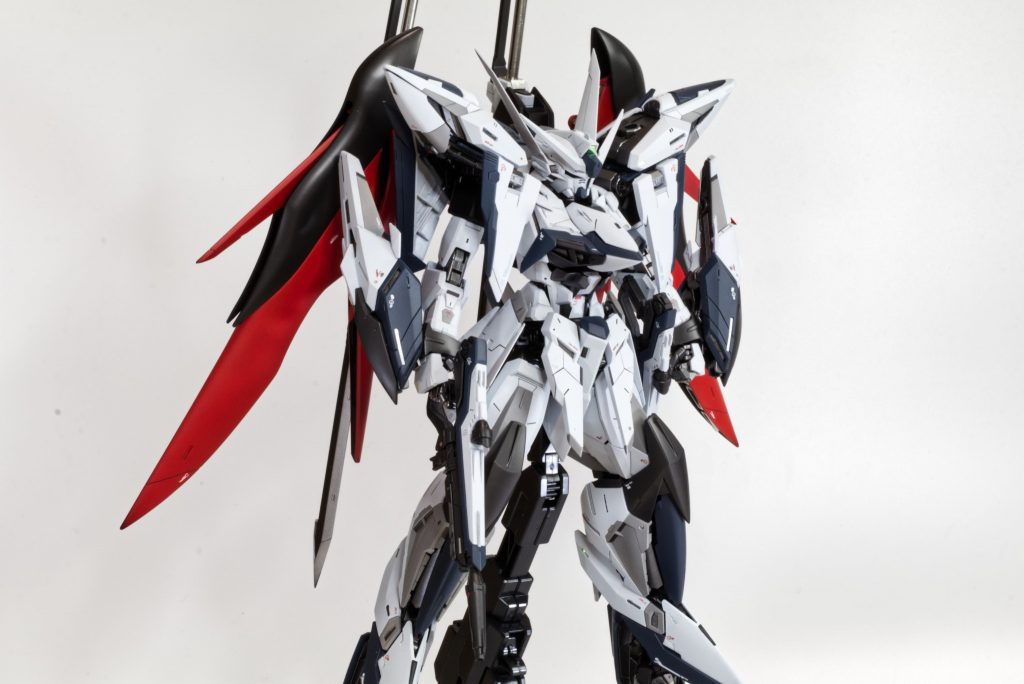  ・武装は標準のものではなく、フリーダムのルプスビームライフルを2丁装備。サイドスカートにマウントできます。