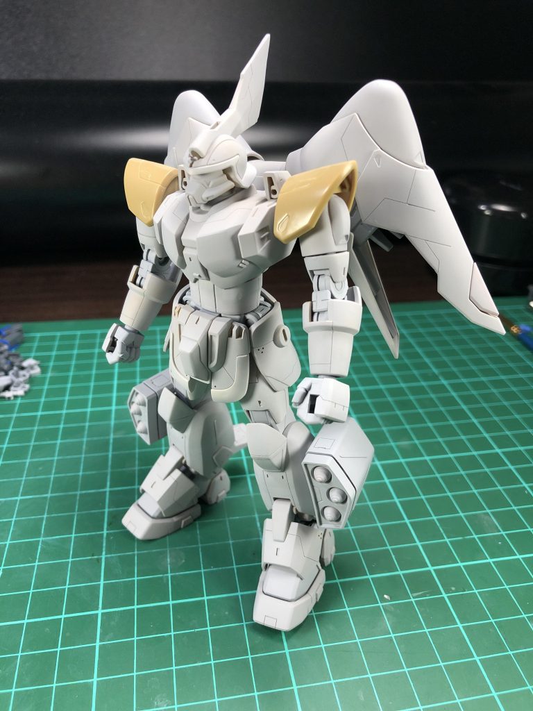 [DeepL]トルソーに1mm追加。肘関節を更新。肩のジョイントをボールジョイントに変更。ディテールを追加。