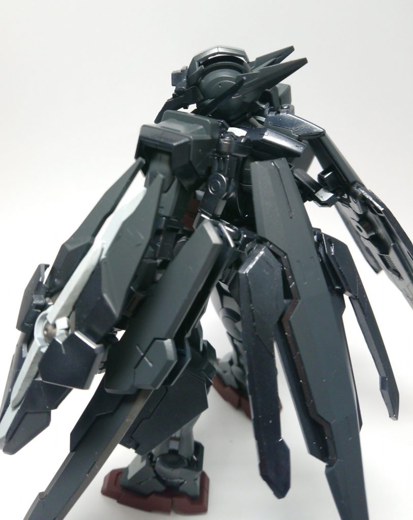 アームで上下に稼働GNシールドは開閉可能