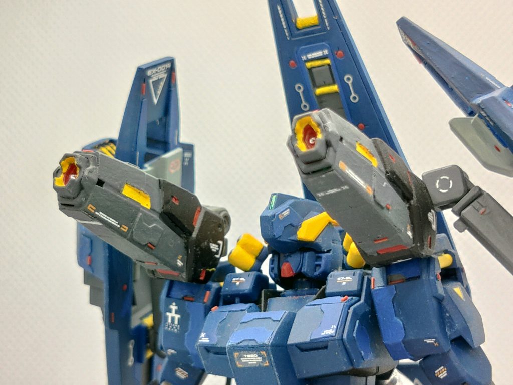 ビームキャノン 本機で一番射程が長く口径が大きいビームキャノン砲で集束と拡散の切り替えができる。