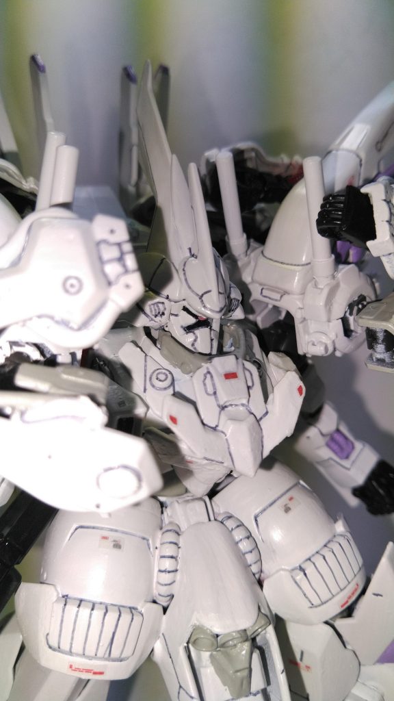 頭部はジンクスのものにシグーの鶏冠？をつけてそれらしく。