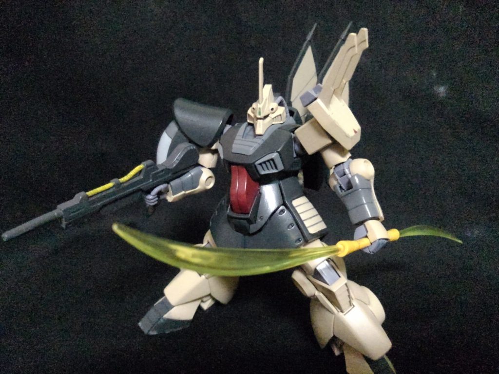 ビームライフル、ビームナギナタ構え