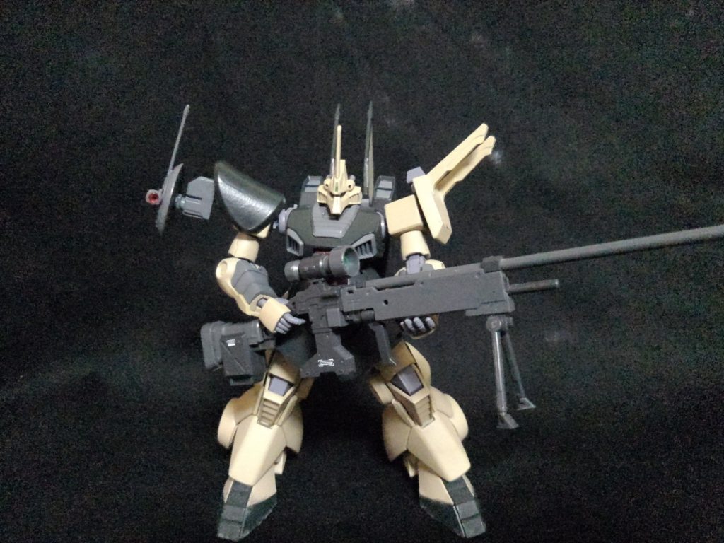 ロングレンジ・ビームライフルのセンサーはWAVEのHアイズを使用しています。それ以外はデカールがもったいないので、そのまま使用しています。