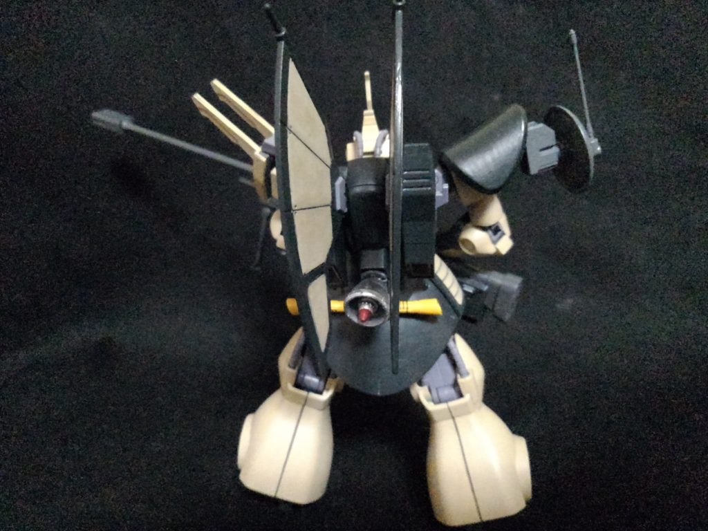 バックパックのブースターに関しては、ビルダーズパーツのものに差し替えています。