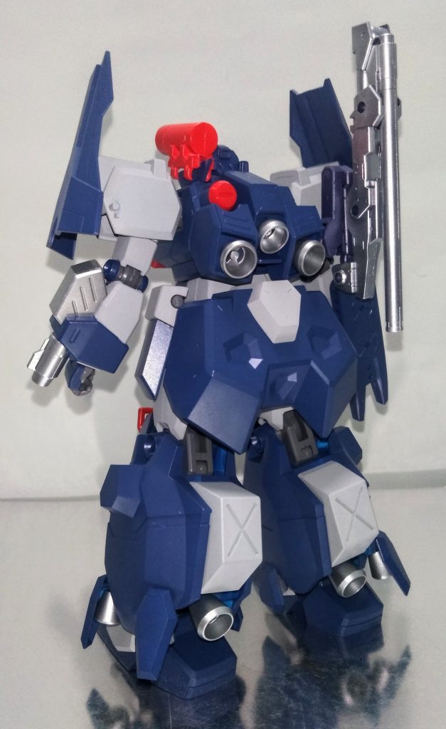 カール君はオリジナルと比べて、顔と手が小さいのでイマイチ映えません