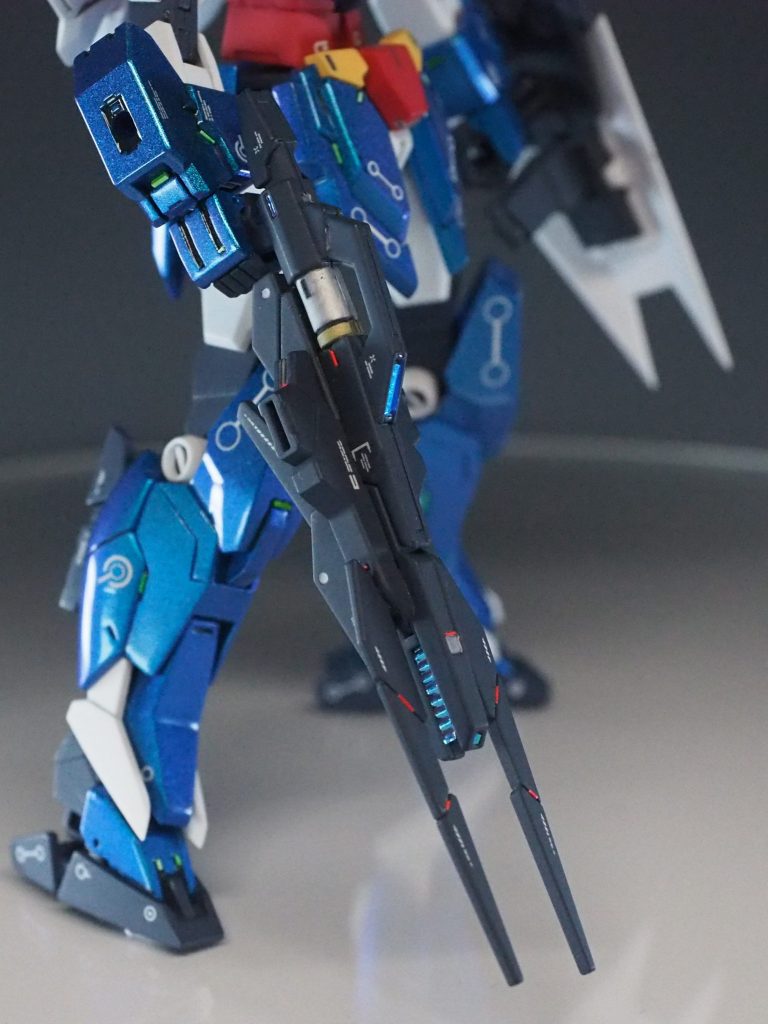 ライフル先端にいい感じの波ディテールがあったので、ミラージュシールを貼ってみるととてもエモい感じに(*´д`*)