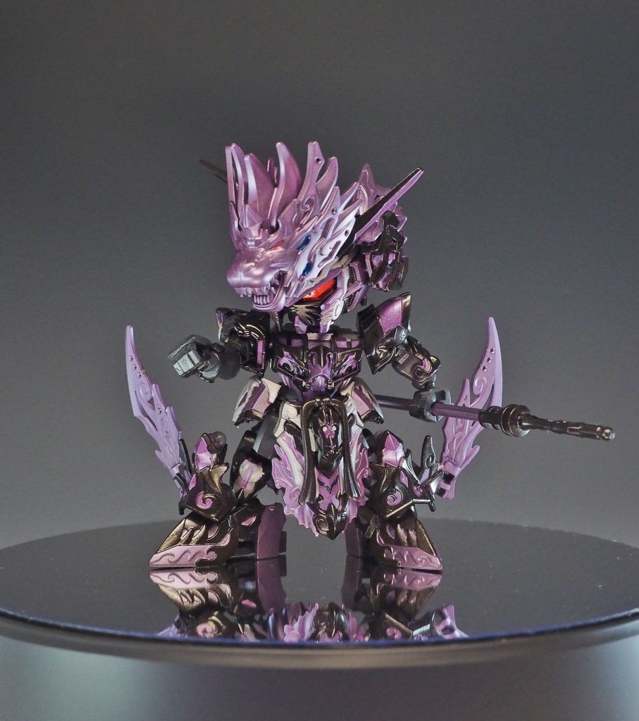 悟空シルエットのフロントショット。心なしか猿面も狂暴さが増して見えます(笑)