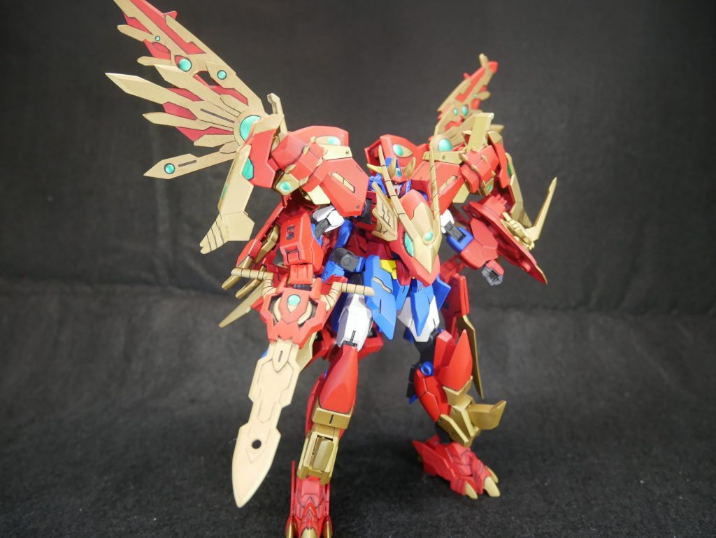 カイゼルブレイヴァーはい、合体してもらいました「カイゼルブレイヴァー」です。2号ロボということでほんとはちゃんと自立した人型ロボットにしたかったんですが、せっかくコアガンダムがいるので今回はコアロボが合体するサポートメカを乗り換えるエクスカイザー形式を採用。あ、ダグファイヤーもこの方式ですね。カラーリングも思い切ってブレイブとは正反対の赤にしてみたんですけど、合体後も結構いい感じになったのではないかと思う今日この頃。赤と青って結構マッチするね。