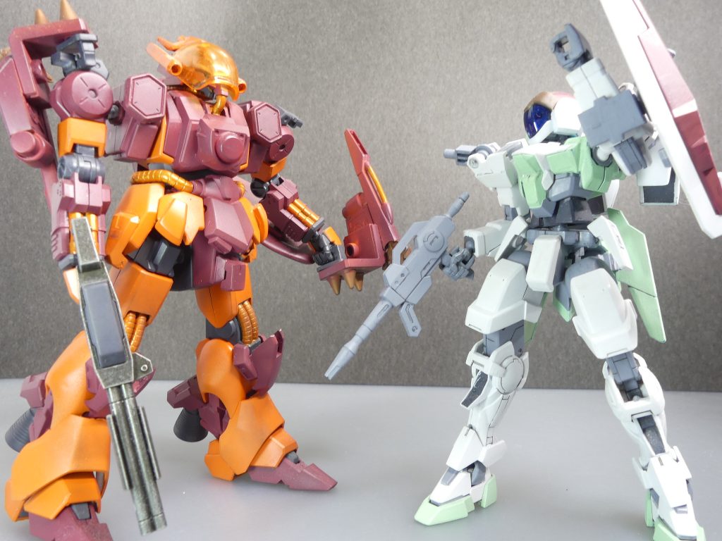 第146改「その頃の「アルケミスト」達」～フォース・「アルケミスト」のフォースネスト～･･･あ、はいはい。今、アルザスさんは「ネクサス」の会議で不在ですけど。･･･あ、俺、キルシュ・シリウスです。覚えてる、かな･･･ともかく、今は俺とミオもアルザスさんが改めて立ち上げたフォースに加入して、日々頑張っているところ･･･「頑張っている」って言っても、現在は新有志連合・「ネクサス」のバトルなんですけどね。武装テストもちょこちょことやらせてもらってます。･･･で、今来たのは･･･フォースネスト内の設備のセールス。いや、そういうのはアルザスさんとかハタモトさんがいるときにしてもらわないと。俺、フォースポイント･･･怖くて使ったこと、ないんですよ？サラハチちゃんは早速面会しちゃってるし。・・・えっと！それとも･･･ガンプラバトルなら、受けて立ちますけど！？俺、やっと自分のガンプラを完成させて･･･それ試したくて、うずうずしている所なんです！（続く）