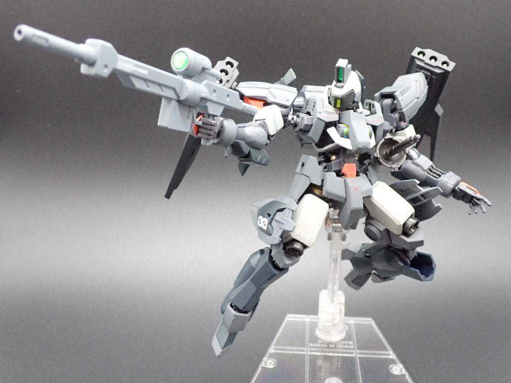 110mm試製ライフル腕部もガンダムヴィダールから流用しているので問題無く運用出来ます唯一の遠距離兵器です(※フリ)