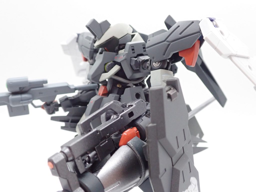 使い捨てですが勿体ないので弾除けに使ったら整備主任にめっちゃ怒られましたとさランスをパージするとハンドガンとして運用できます(一応)