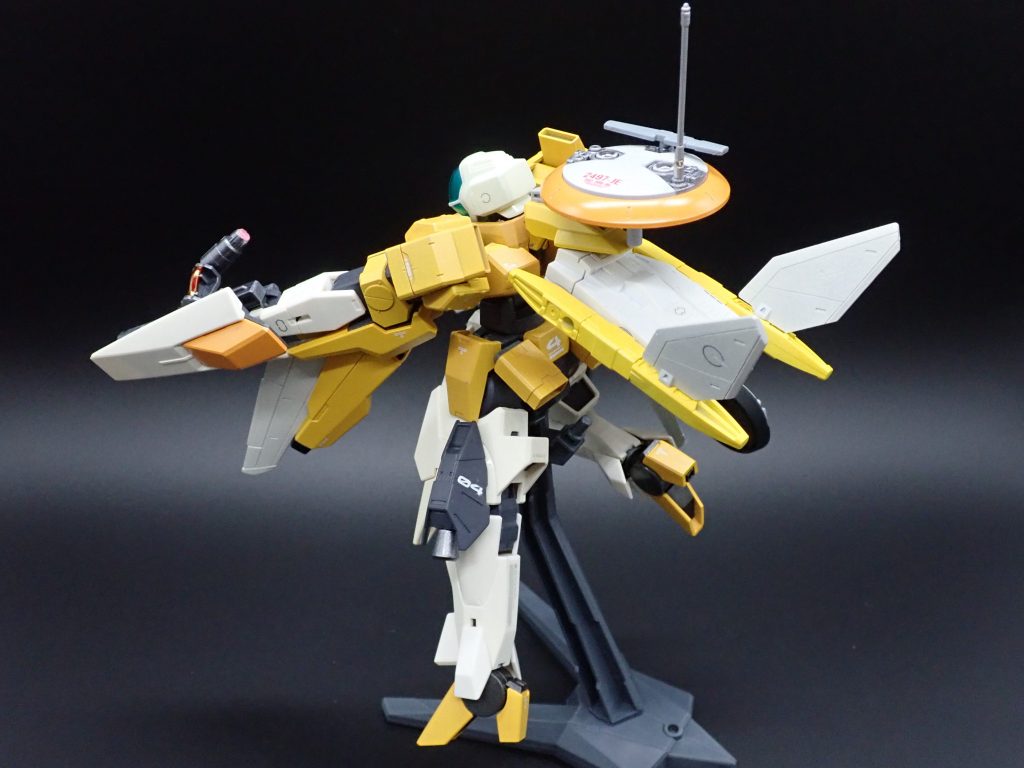 頭はＧＭ／ＧＭからガンダムベースのお兄さん一瞬で看破して流石ッスｗ踵・足裏・後腰アーマー等パーツを足して穴埋め脚部増加ブースターで機動力はﾄﾝﾄﾝ(のはず)