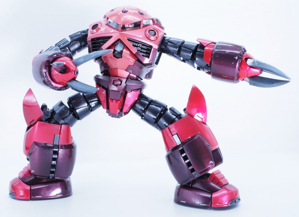 ランナー色のままだとおもちゃっぽいですが、一塗するとズゴックは化けると思うんです。モノアイはいつものVCドーム。MSは眼が命!デカールは水転写のジオン汎用デカールセット+コーションデカールから。「07S」のデカールがないんですが。