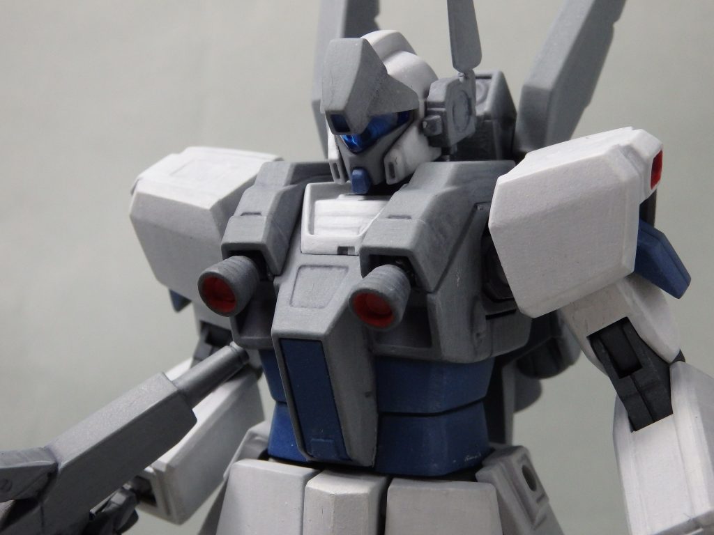 マーカーポッドのアンテナは0.5mmプラ板を加工して作りました。バイザーも磨き込んで光沢が増していると思います。